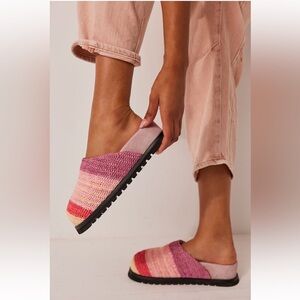 Free People Milo Everyday Woven Mules in Pink Raffia Stripe Size 7.5 NWT